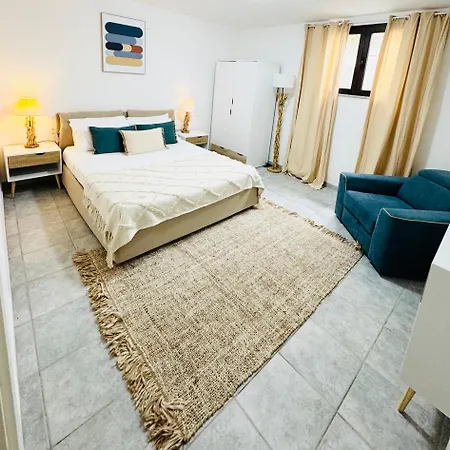 Silvia Apartment *